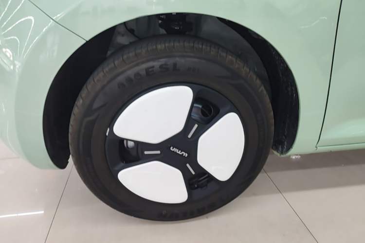 Used CHANGAN NEVO Lumin 2025 205 km Xiangqin Version Left Front Wheel Hub