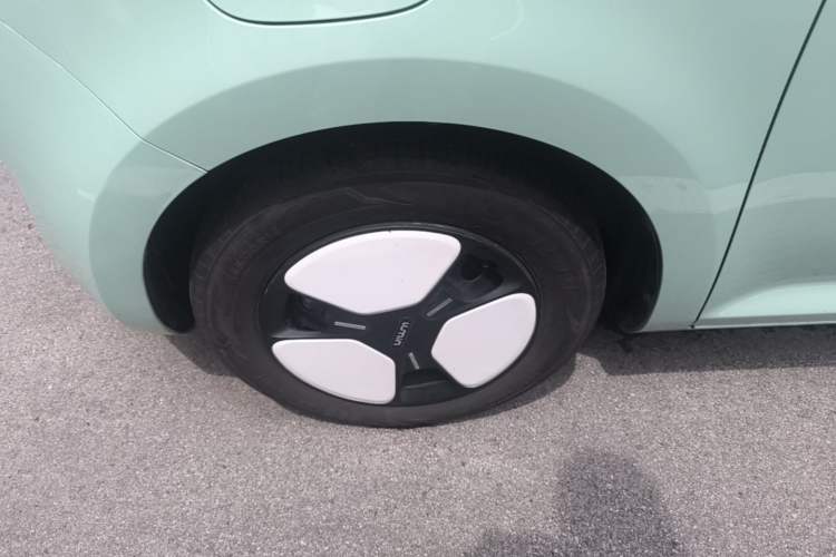 Used CHANGAN NEVO Lumin 2025 205 km Xiangqin Version Left Front Wheel Hub