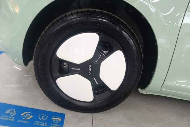 Used CHANGAN NEVO Lumin 2025 301km Honey Dew Edition Left Front Wheel Hub