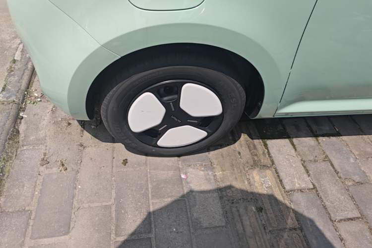 Used CHANGAN NEVO Lumin 2025 205 km Xiangqin Version Left Front Wheel Hub