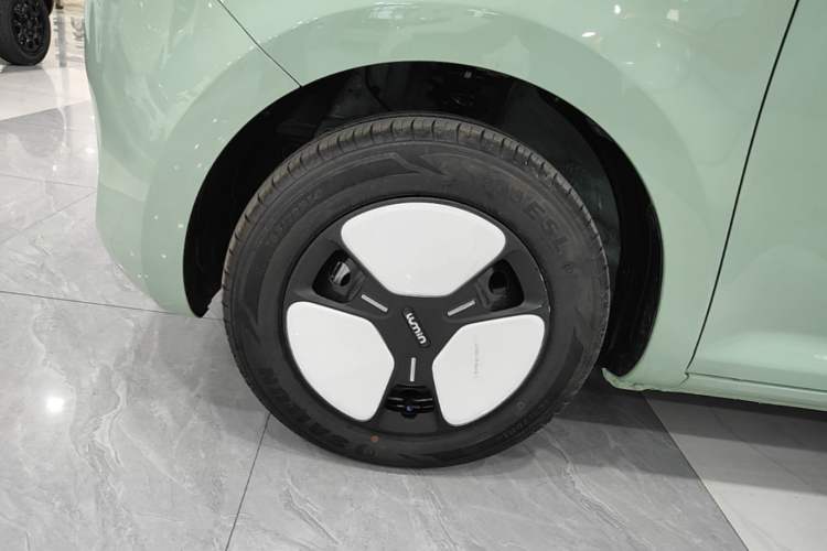 Used CHANGAN NEVO Lumin 2025 205 km Xiangqin Version Left Front Wheel Hub