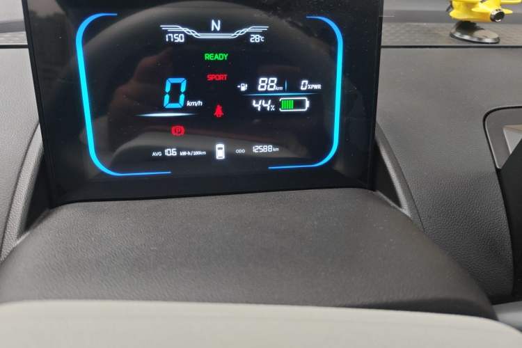Used CHANGAN NEVO Lumin 2025 205 km Xiangqin Version Odometer Close Up