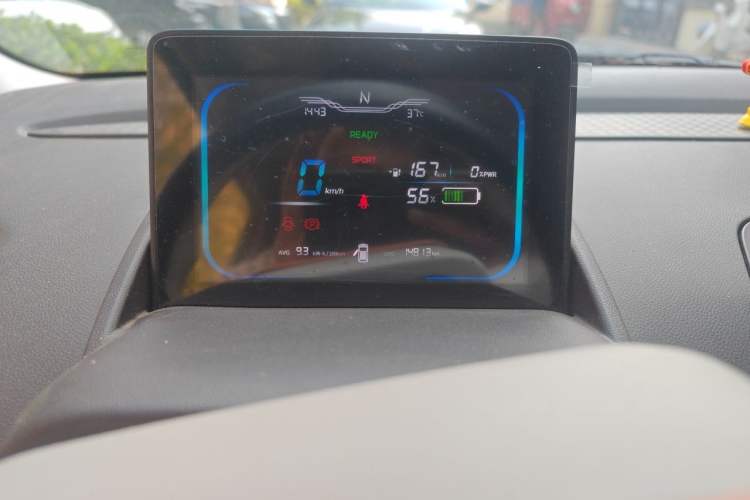 Used CHANGAN NEVO Lumin 2025 301km Honey Dew Edition Odometer Close Up