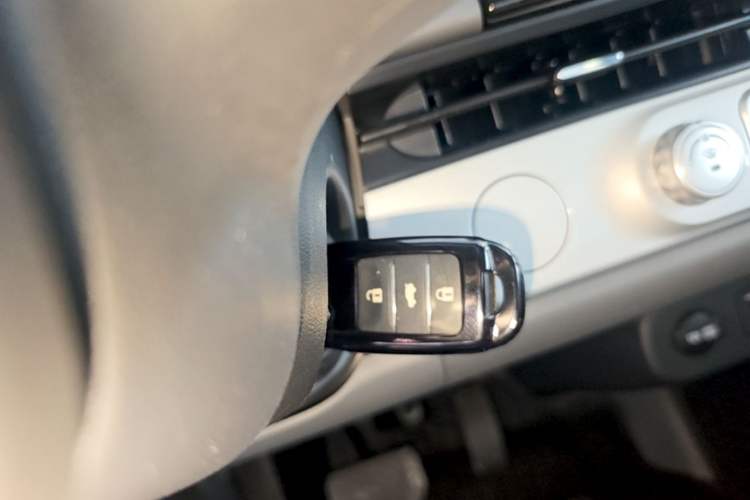 Used CHANGAN NEVO Lumin 2025 205 km Xiangqin Version Vehicle Key