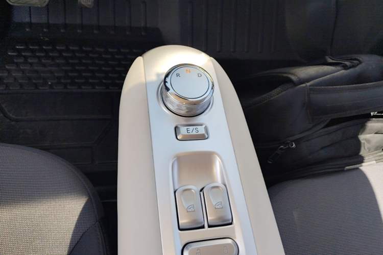 Used CHANGAN NEVO Lumin 2025 205 km Xiangqin Version Gear Lever