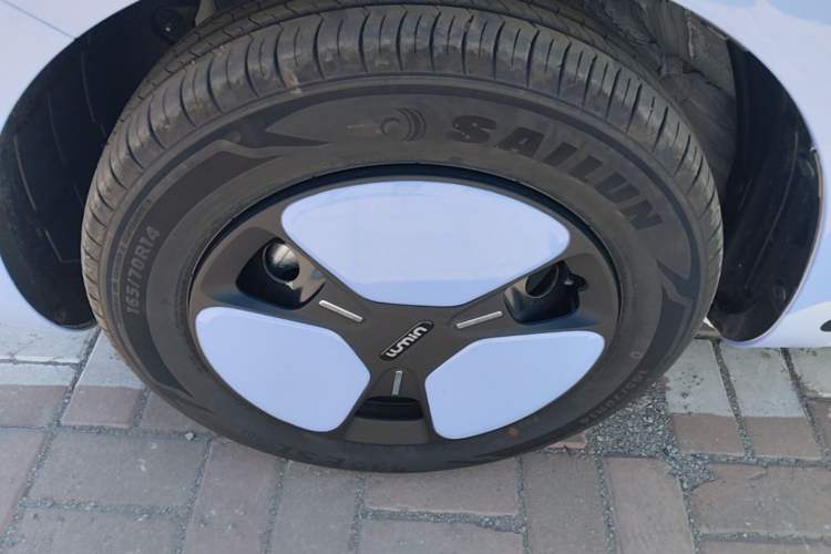 Used CHANGAN NEVO Lumin 2025 205 km Xiangqin Version Left Front Wheel Hub