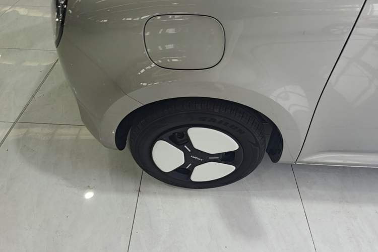 Used CHANGAN NEVO Lumin 2025 205 km Xiangqin Version Left Front Wheel Hub