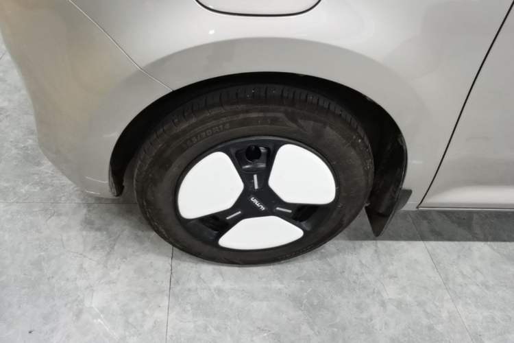 Used CHANGAN NEVO Lumin 2025 205 km Xiangqin Version Left Front Wheel Hub