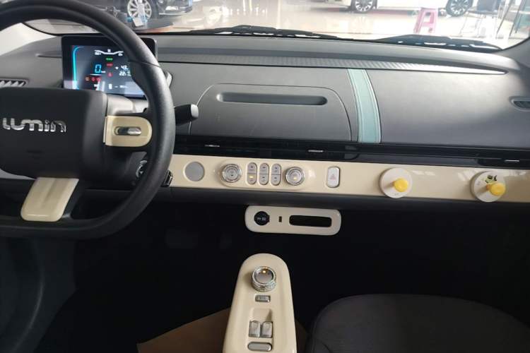 Used CHANGAN NEVO Lumin 2025 205km Refreshing Edition Audio And AC Panel