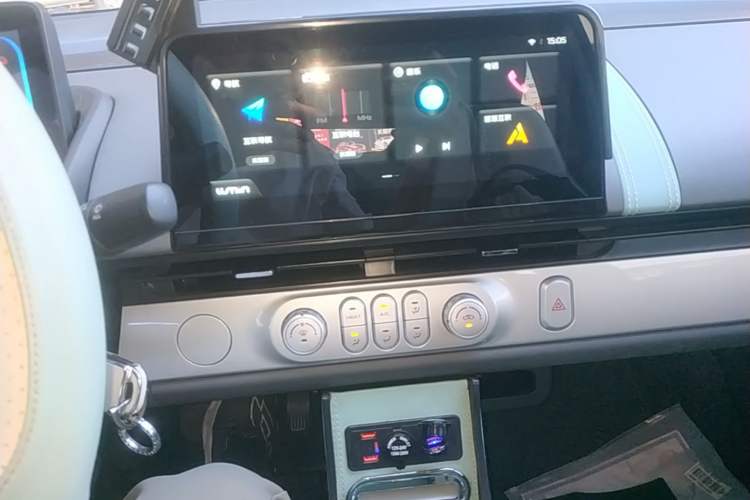 Used CHANGAN NEVO Lumin 2025 301km Honey Dew Edition Audio And AC Panel