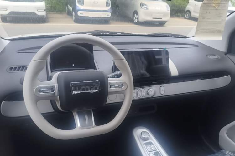 Used CHANGAN NEVO Lumin 2025 205 km Xiangqin Version Center Console