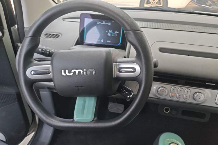 Used CHANGAN NEVO Lumin 2025 205km Refreshing Edition Center Console