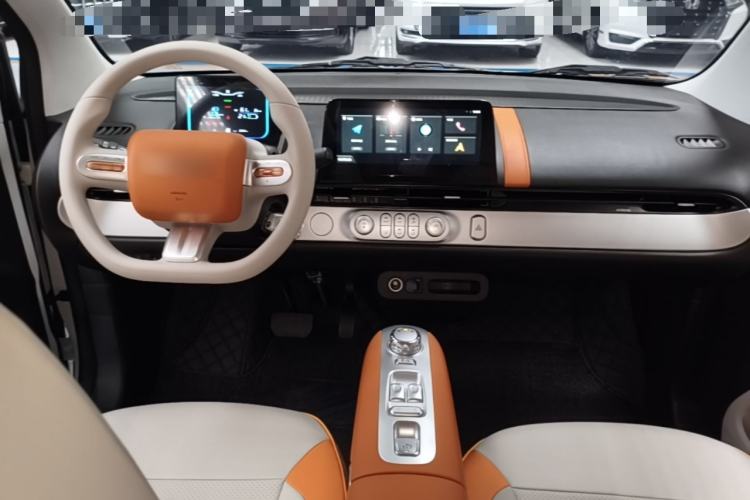 Used CHANGAN NEVO Lumin 2025 301km Honey Dew Edition Center Console