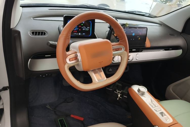 Used CHANGAN NEVO Lumin 2025 301km Honey Dew Edition Center Console