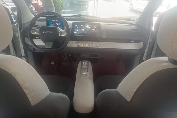 Used CHANGAN NEVO Lumin 2025 205 km Xiangqin Version Center Console