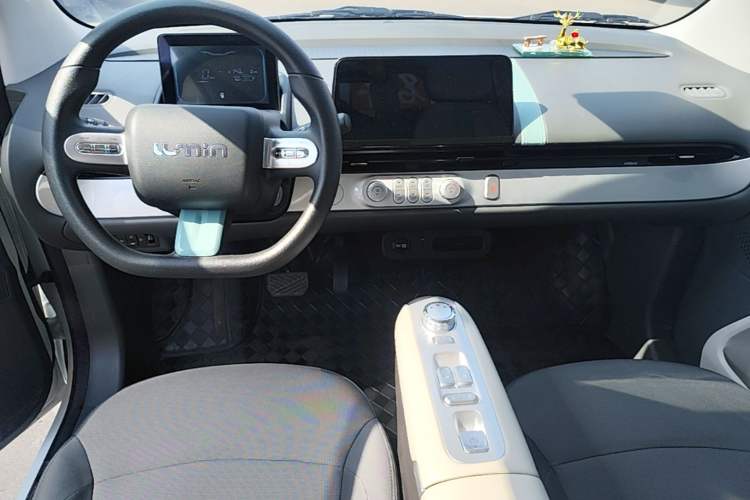 Used CHANGAN NEVO Lumin 2025 205 km Xiangqin Version Center Console