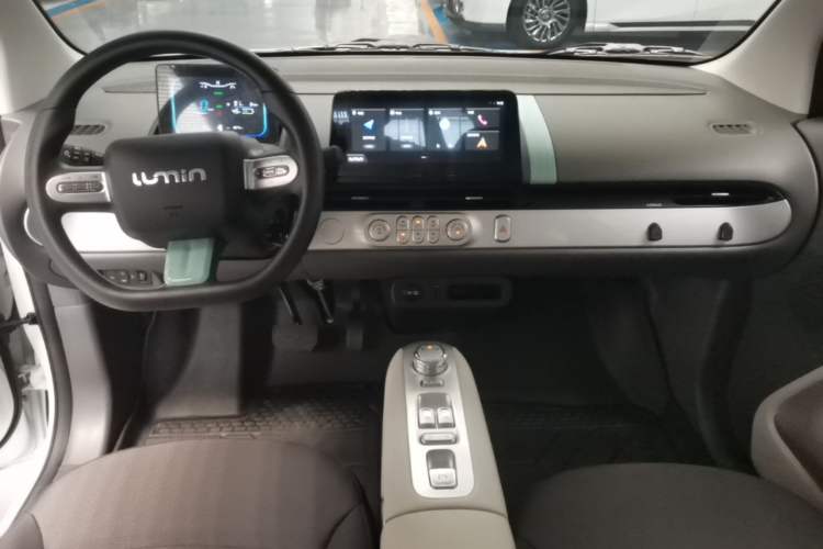 Used CHANGAN NEVO Lumin 2025 205 km Xiangqin Version Center Console