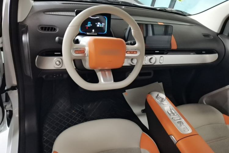 Used CHANGAN NEVO Lumin 2025 301km Honey Dew Edition Center Console