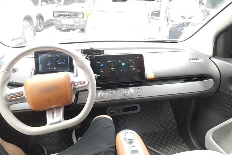 Used CHANGAN NEVO Lumin 2025 301km Honey Dew Edition Center Console