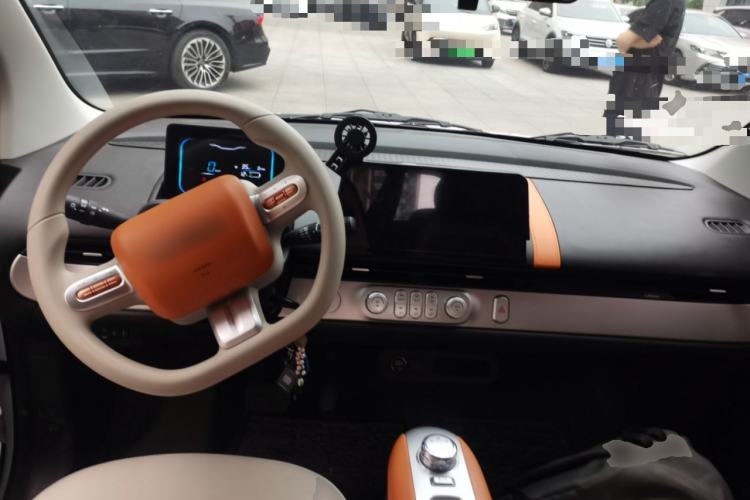 Used CHANGAN NEVO Lumin 2025 301km Honey Dew Edition Center Console