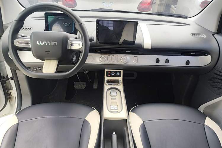 Used CHANGAN NEVO Lumin 2025 205km Refreshing Edition Center Console