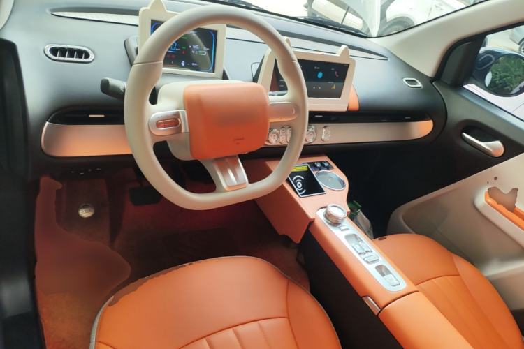 Used CHANGAN NEVO Lumin 2025 301km Honey Dew Edition Center Console