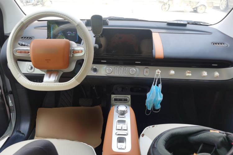 Used CHANGAN NEVO Lumin 2025 301km Honey Dew Edition Center Console