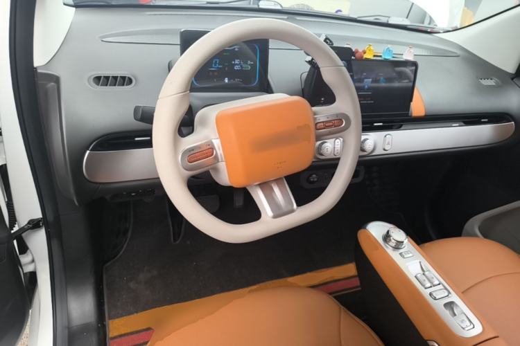Used CHANGAN NEVO Lumin 2025 301km Honey Dew Edition Center Console
