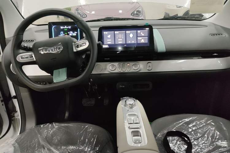 Used CHANGAN NEVO Lumin 2025 205 km Xiangqin Version Center Console