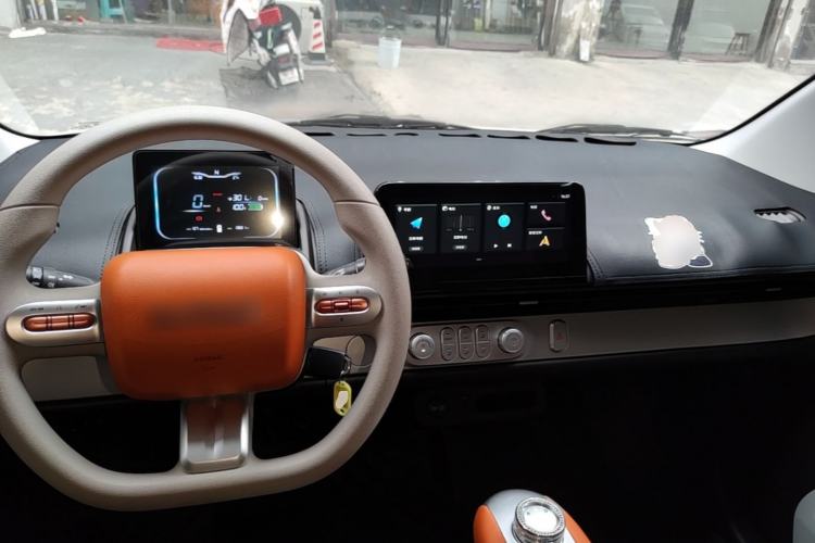 Used CHANGAN NEVO Lumin 2025 301km Honey Dew Edition Center Console