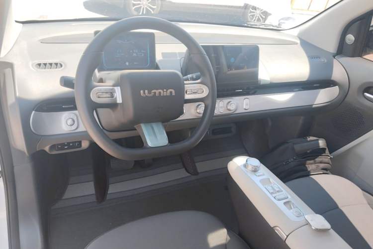 Used CHANGAN NEVO Lumin 2025 205 km Xiangqin Version Center Console