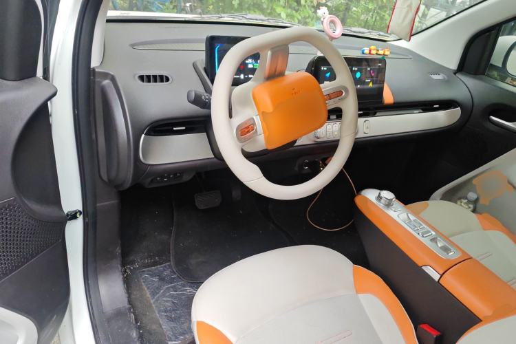 Used CHANGAN NEVO Lumin 2025 301km Honey Dew Edition Center Console
