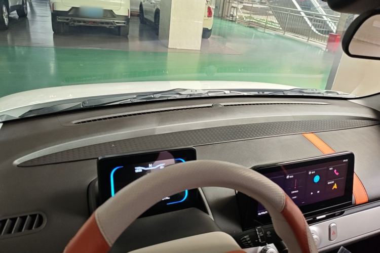 Used CHANGAN NEVO Lumin 2025 301km Honey Dew Edition Center Console