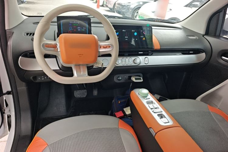 Used CHANGAN NEVO Lumin 2025 301km Honey Dew Edition Center Console