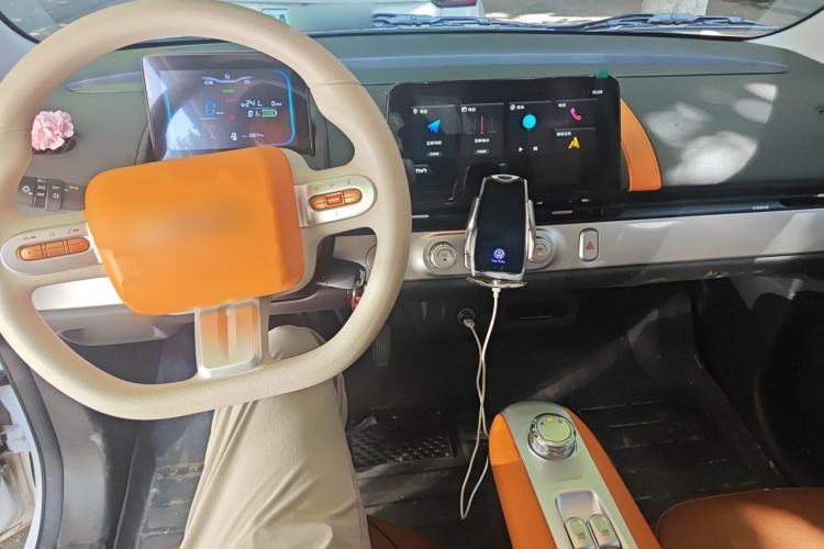 Used CHANGAN NEVO Lumin 2025 301km Honey Dew Edition Center Console
