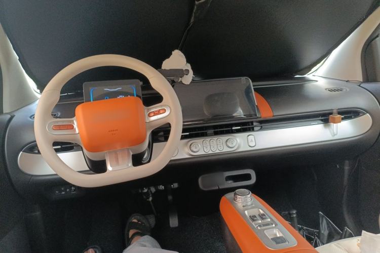 Used CHANGAN NEVO Lumin 2025 301km Honey Dew Edition Center Console