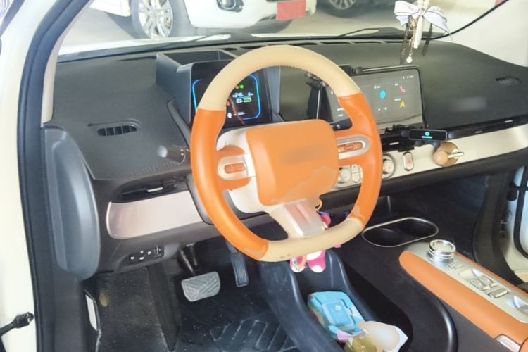 Used CHANGAN NEVO Lumin 2025 301km Honey Dew Edition Center Console