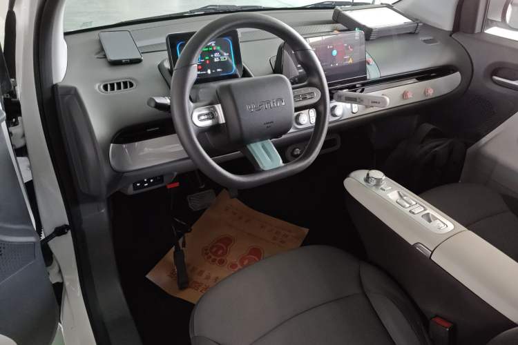 Used CHANGAN NEVO Lumin 2025 205 km Xiangqin Version Center Console