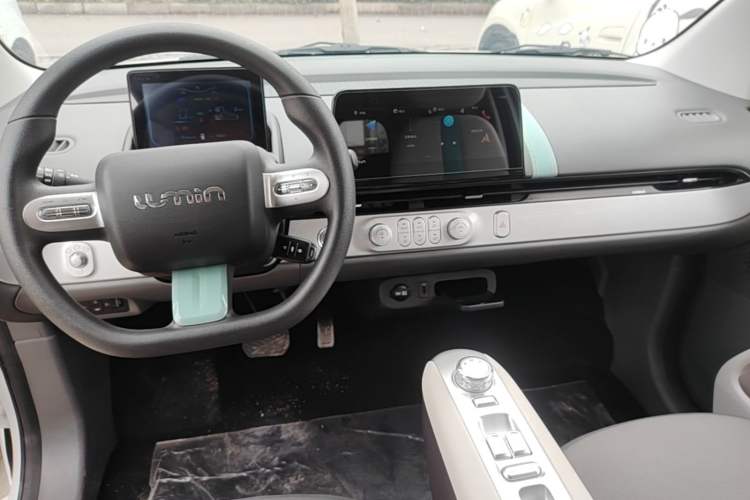 Used CHANGAN NEVO Lumin 2025 205 km Xiangqin Version Center Console