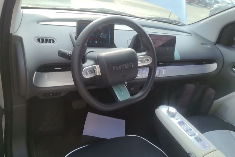Used CHANGAN NEVO Lumin 2025 205 km Xiangqin Version Center Console