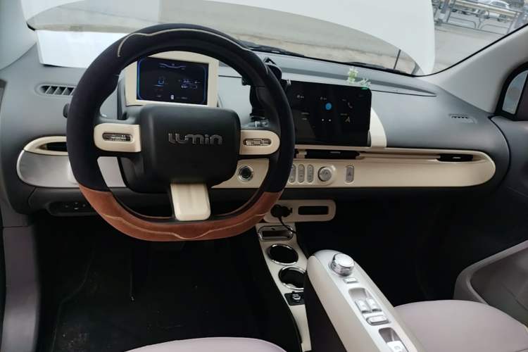 Used CHANGAN NEVO Lumin 2025 205 km Xiangqin Version Center Console