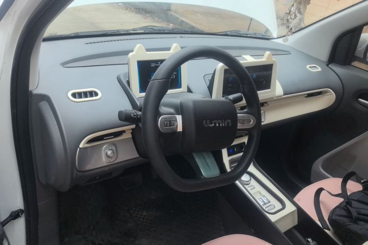 Used CHANGAN NEVO Lumin 2025 205km Refreshing Edition Center Console