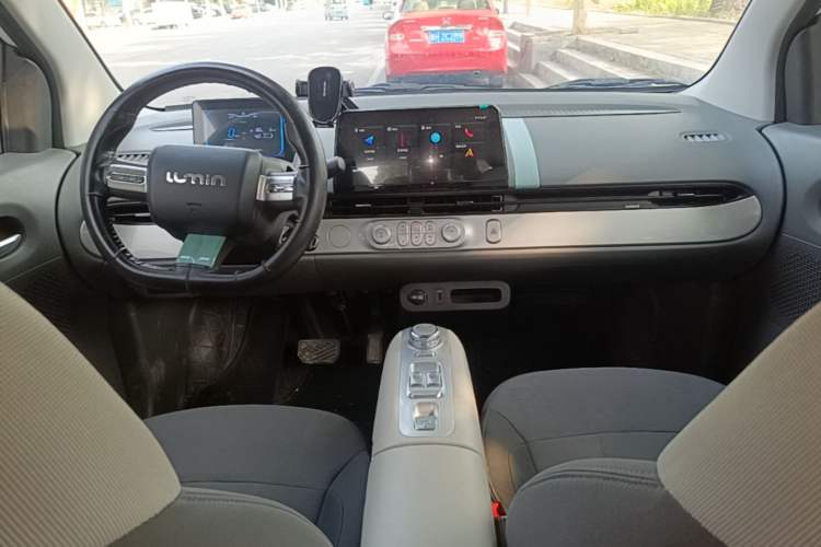 Used CHANGAN NEVO Lumin 2025 205 km Xiangqin Version Center Console