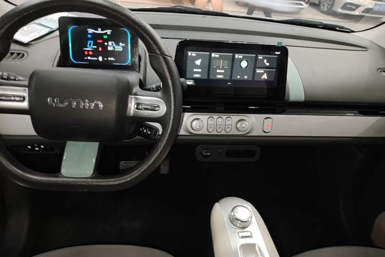 Used CHANGAN NEVO Lumin 2025 205 km Xiangqin Version Center Console