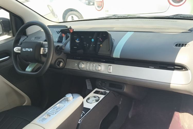 Used CHANGAN NEVO Lumin 2025 205 km Xiangqin Version Center Console
