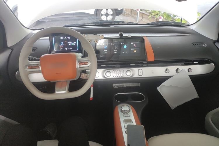 Used CHANGAN NEVO Lumin 2025 301km Honey Dew Edition Center Console