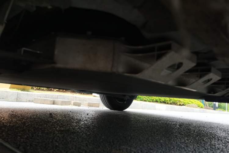 Used CHANGAN NEVO Lumin 2025 301km Honey Dew Edition Chassis Front Left