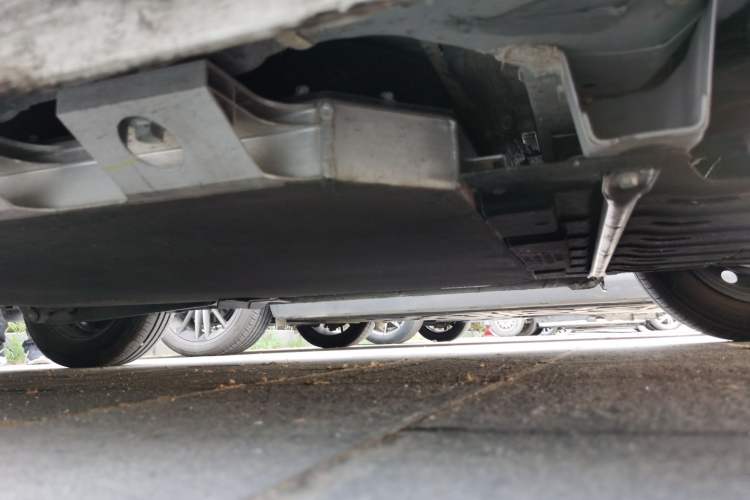 Used CHANGAN NEVO Lumin 2025 301km Honey Dew Edition Chassis Front Right