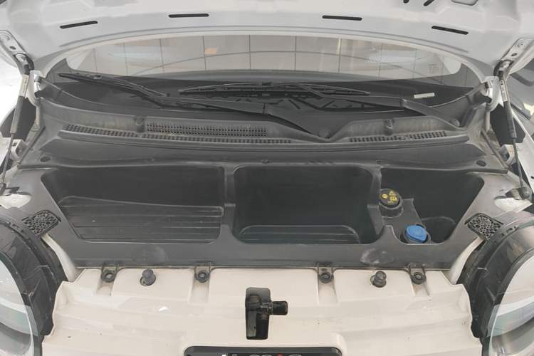 Used CHANGAN NEVO Lumin 2025 301km Honey Dew Edition Engine Bay