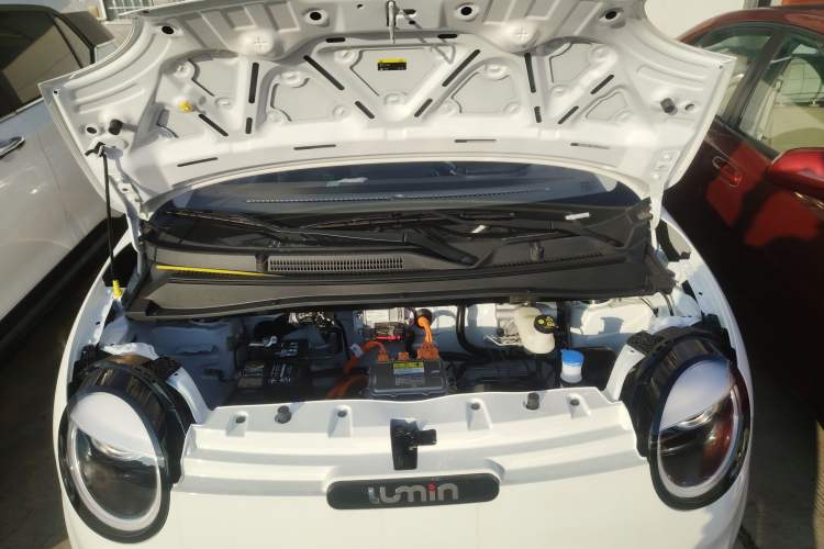 Used CHANGAN NEVO Lumin 2025 205km Refreshing Edition Engine Bay